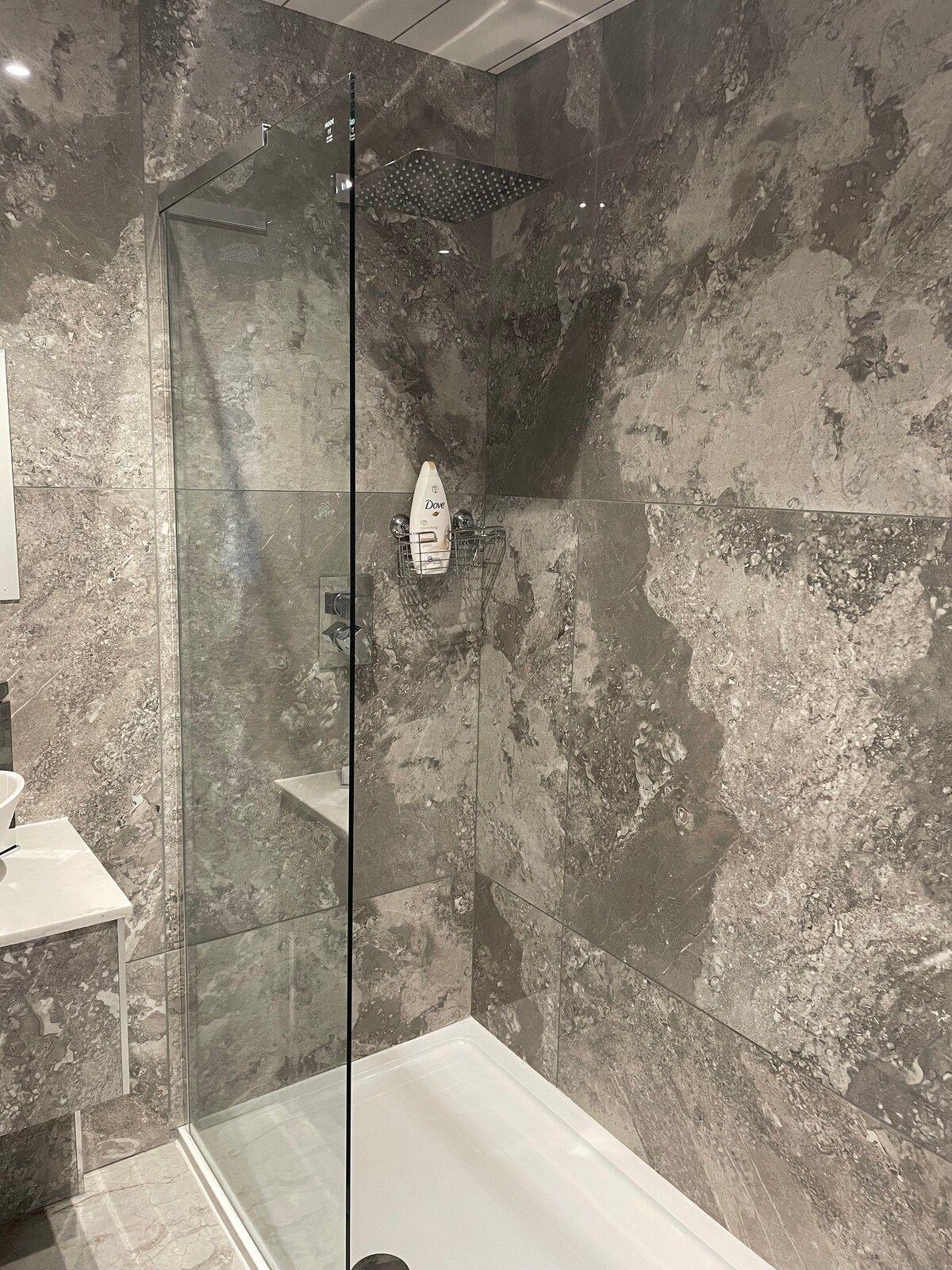 The wet room shower